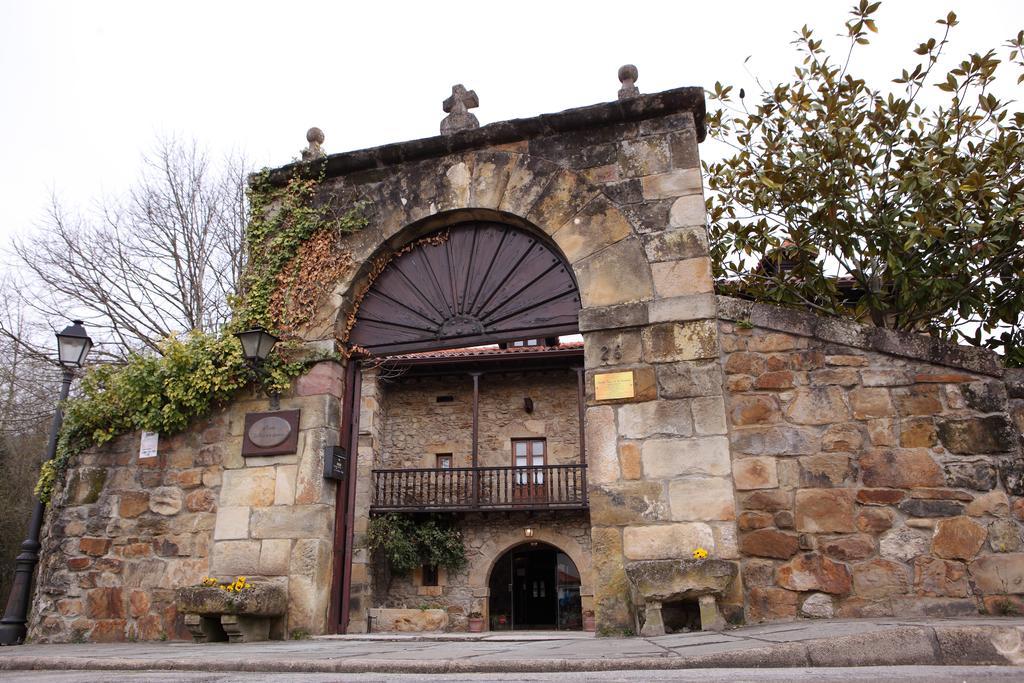 Posada La Torre De La Quintana Liendo Exterior photo