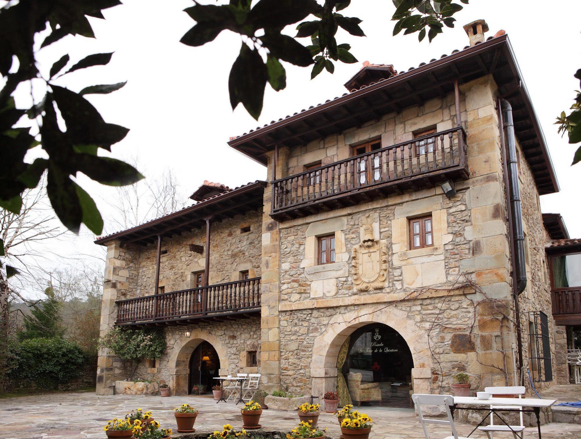 Posada La Torre De La Quintana Liendo Exterior photo